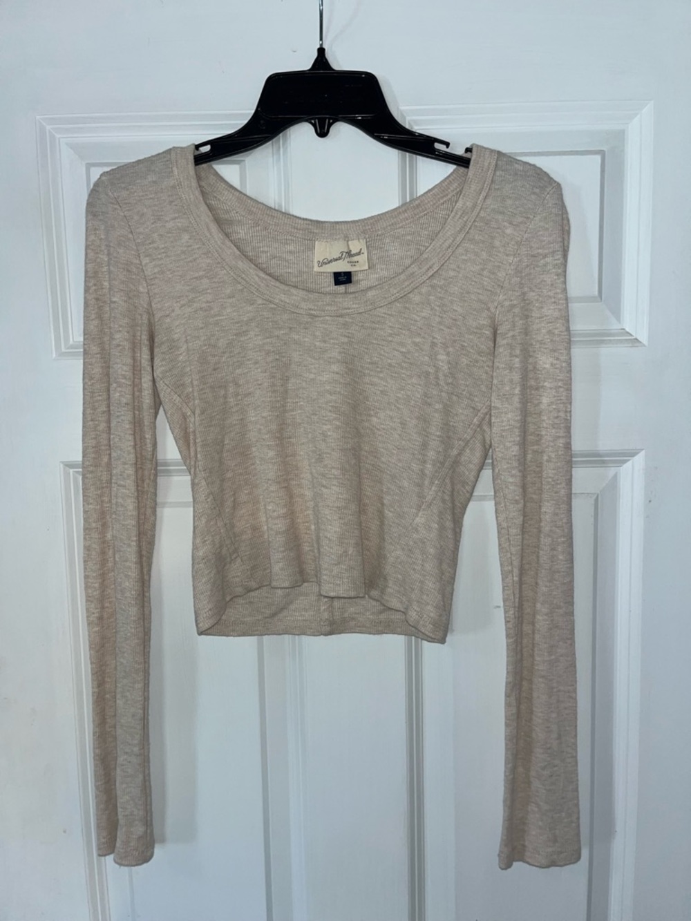 Universal Thread Beige Long Sleeve Scoop Neck Crop Top